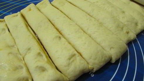 булочки с абрикосовым джемом