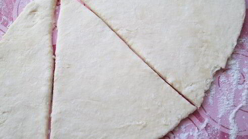 елочка с джемом из творожно-слоеного теста