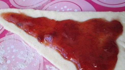 елочка с джемом из творожно-слоеного теста