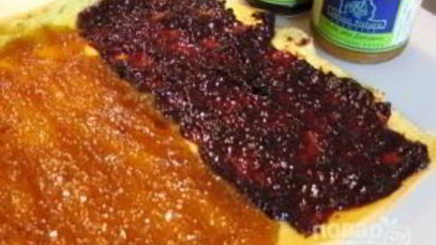 рулет с джемом