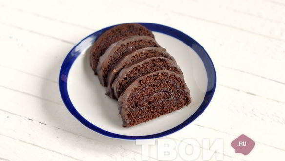 Рецепт Шоколадного рулета с клюквенным джемом и шоколадным ганашем