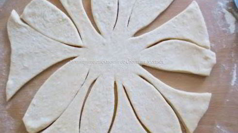 слоеные булочки с малиновым джемом