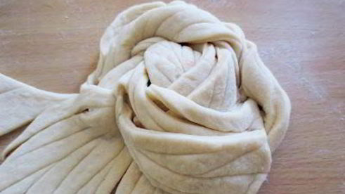 слоеные булочки с малиновым джемом