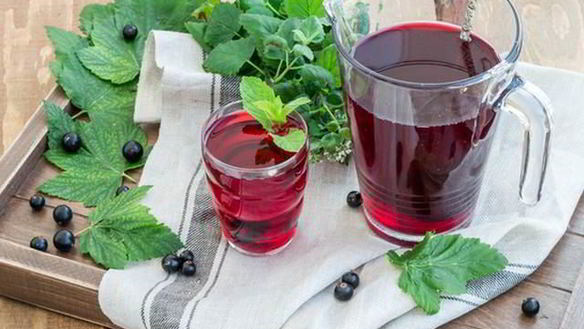 Рецепт Компота из черной смородины