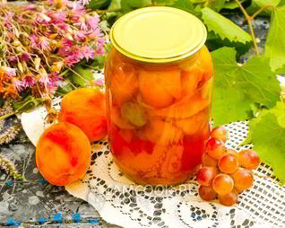 Компот из персиков и винограда на зиму