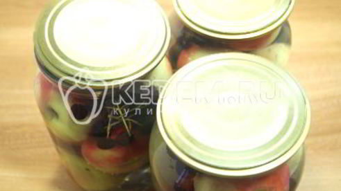 компот из яблок и черноплодной рябины