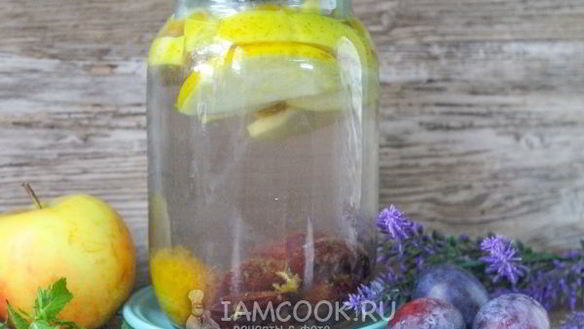 Рецепт Компота из яблок и слив на зиму