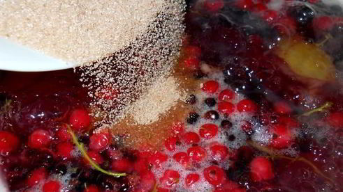 компот плодово-ягодный витаминная бомба