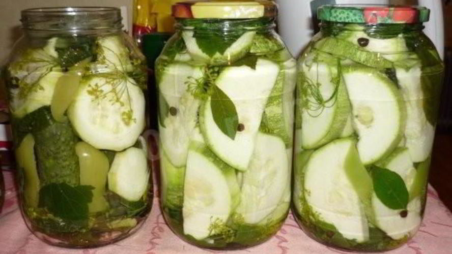 Рецепт консервированных кабачков с хреном и листьями смородины
