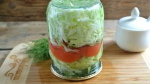 маринованная капуста с помидорами