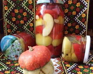 Маринованные гогошары с медом и яблоком