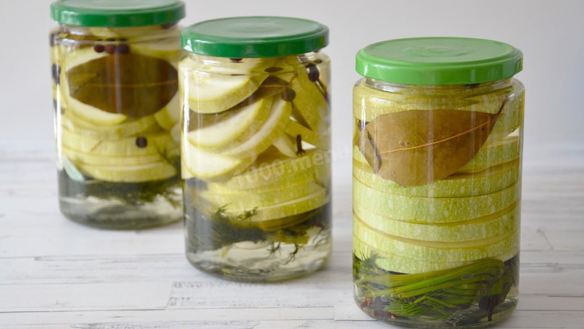 Рецепт Маринованных кабачков пальчики оближешь