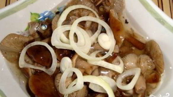 Рецепт Маринованных опят с корицей