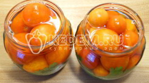 маринованные помидоры черри с петрушкой