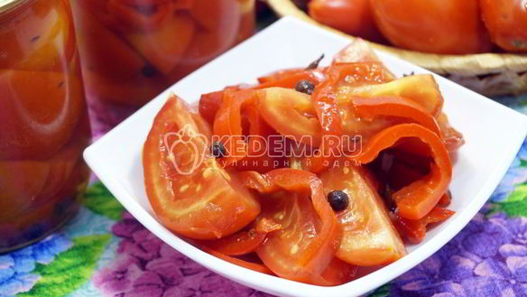 Рецепт Маринованных помидоров половинками с болгарским перцем