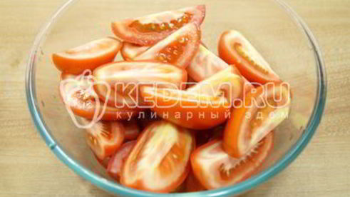 маринованные помидоры половинками с болгарским перцем