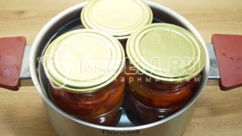 маринованные помидоры половинками с болгарским перцем