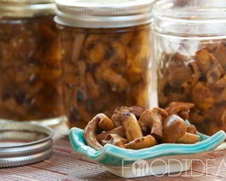 Маринованные рыжики на зиму горячим способом, с уксусом