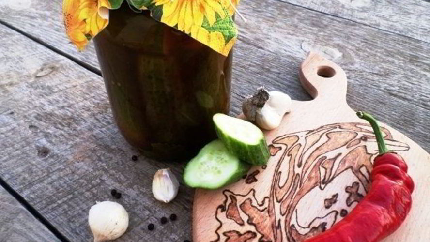 Рецепт огурчиков с кетчупом на зиму