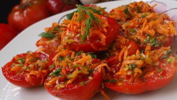 Рецепт Помидоров по-корейски с морковью и чесноком