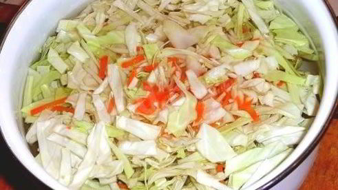 быстрая капуста горячим способом в рассоле