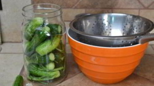 быстрые малосольные огурцы в банке