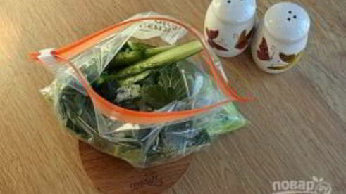 быстрые огурцы малосольные в пакете