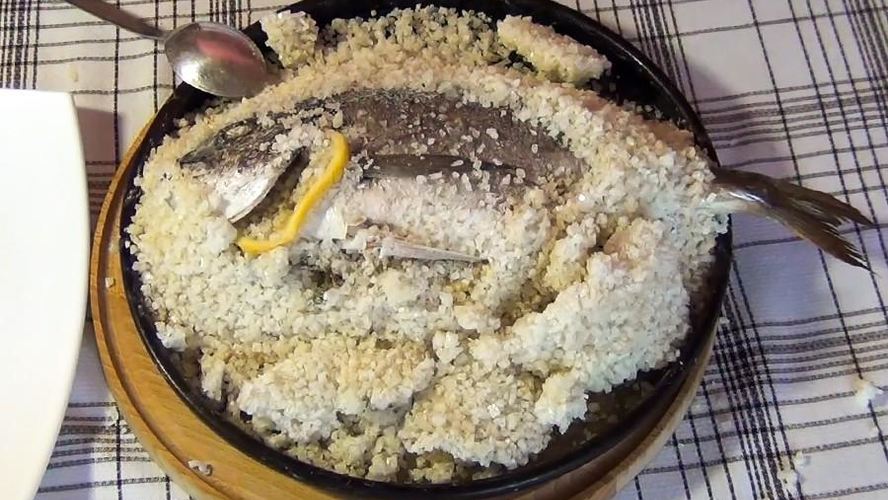 Рецепт дорады в соли