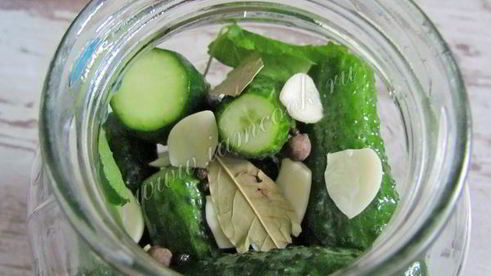 хрустящие малосольные огурцы