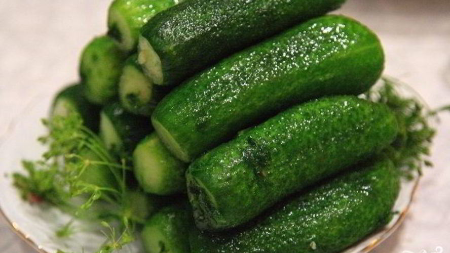 Рецепт малосольных огурчиков с чесноком