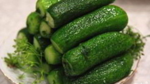 малосольные огурчики с чесноком