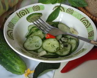 Малосольные огурцы к обеду