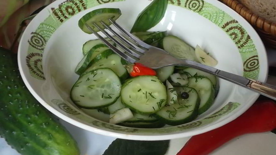 Рецепт малосольных огурцов к обеду