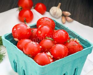 Малосольные помидоры в пакете