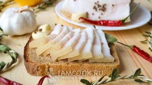 сало в рассоле в банке