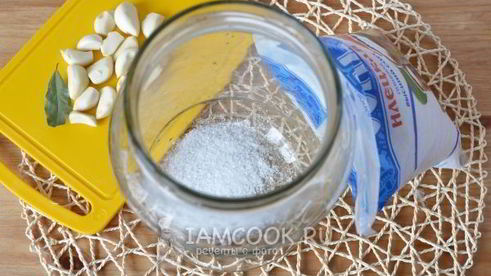 сало в рассоле в банке