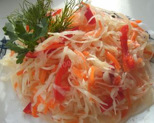 Суточная капуста с чесноком