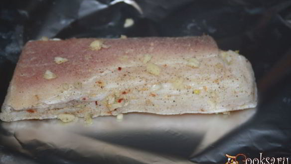 Рецепт Вкусного домашнего сала с чесноком и белым перцем