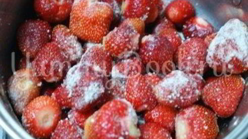 клубничное варенье с желином