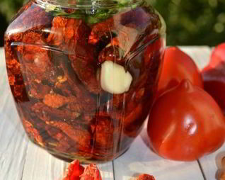 Вяленые помидоры с базиликом