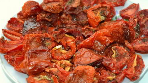 вяленые помидоры с базиликом