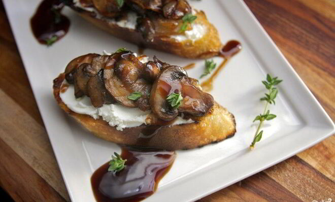 Брускетта с грибами