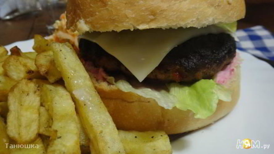 Рецепт бургера по-кадженски с соусом из хрена и сметаны