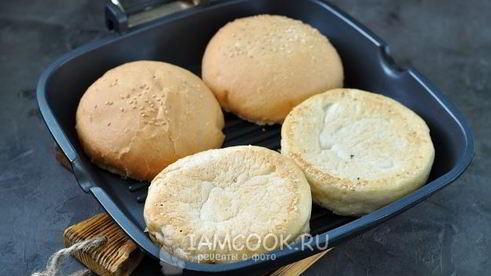 бургер с портобелло и голубым сыром