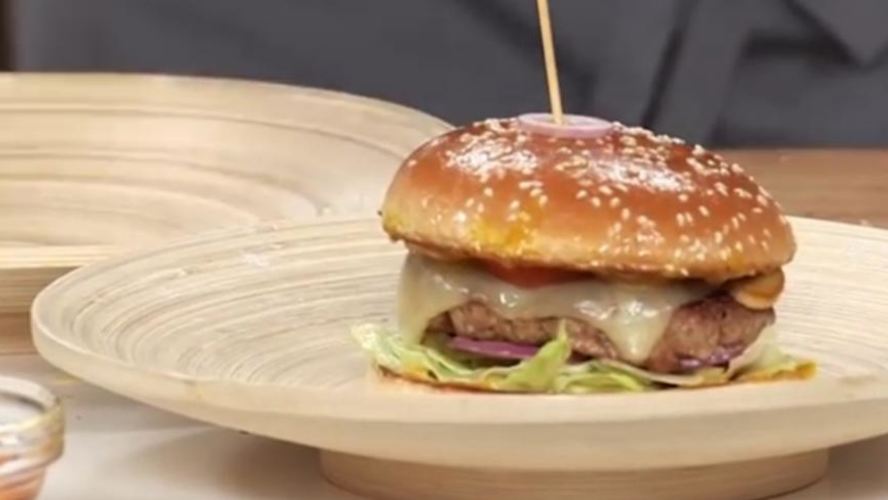 Рецепт бургера с цесаркой и медовым соусом