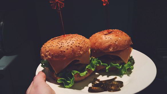 Рецепт Бургеров с бараниной и перцем халапеньо