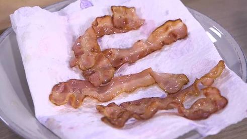 бургеры с курицей, беконом и голубым сыром