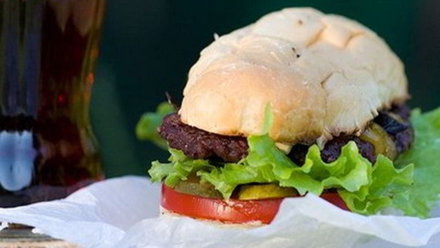 Рецепт домашних гамбургеров с соусом табаско