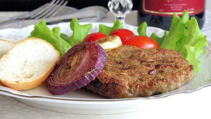 Рецепт гамбургеров дижон с запеченным луком