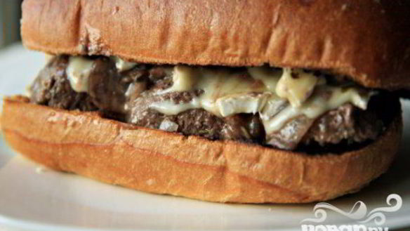 Рецепт Гамбургеров с фрикадельками и сыром бри